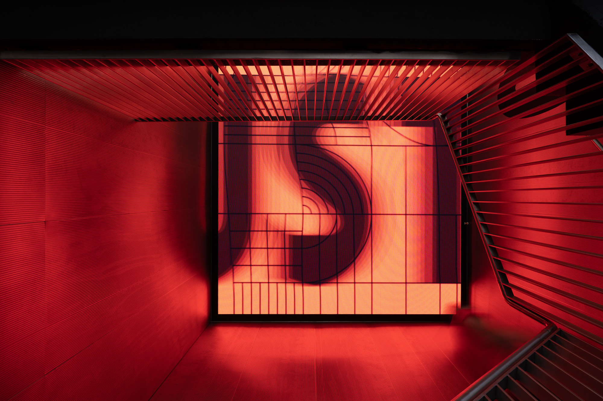 IST_BACK_STAIRCASE_02